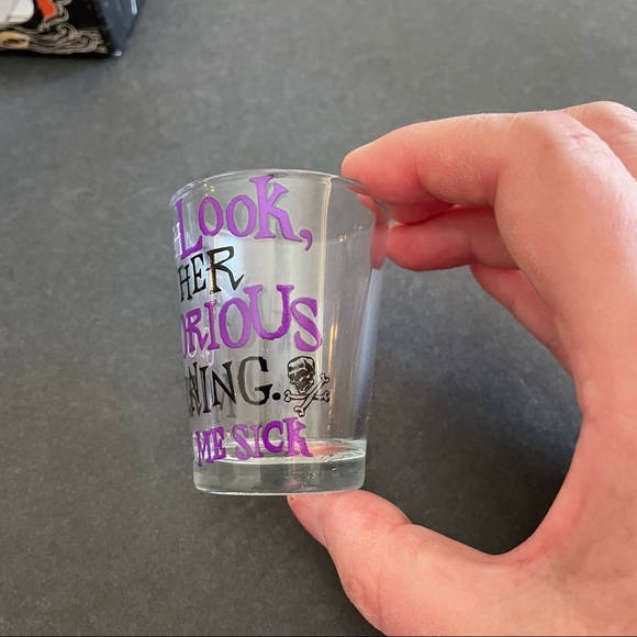 Disney HOCUS POCUS Amuck, Amuck, Amuck & More Sayings Set of 4 Shot Glasses NEW! - Picture 10 of 16